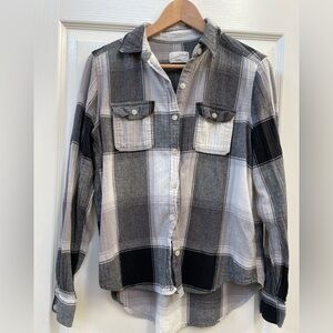 Universal Thread long sleeve button down collar shirt in black/gray/white